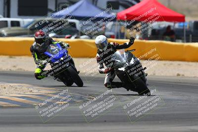 media/Apr-10-2022-SoCal Trackdays (Sun) [[f104b12566]]/Turn 2 (1135am)/